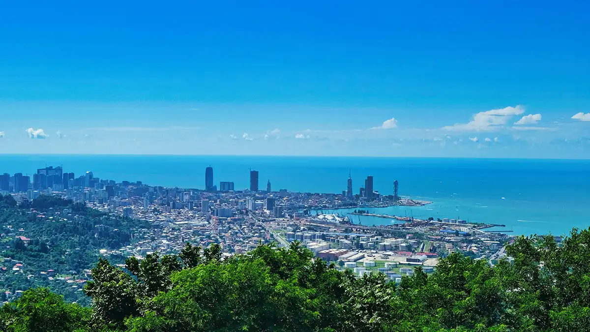 Costa del mar Negro en Batumi para un viaje más largo