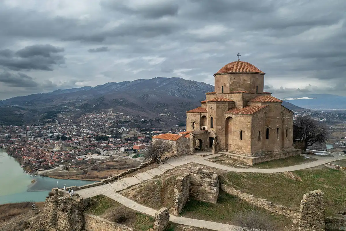 Monasterio de Jvari con vistas sobre Mtskheta