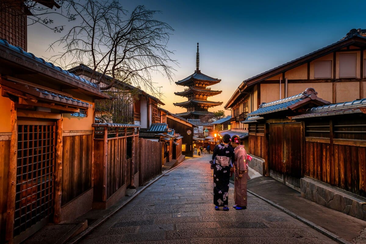 Illustrated cover for 50 Best Places to Visit in Japan: Icons, Hidden Gems and Itinerary Ideas