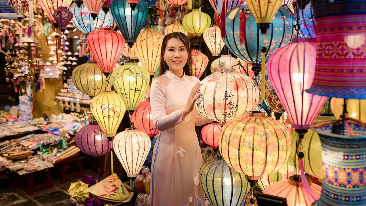 Colorful lanterns in Hoi An during a Vietnam backpacking route
