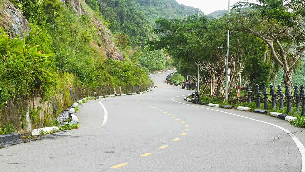 Road view on the Hai Van Pass between Da Nang and Hue