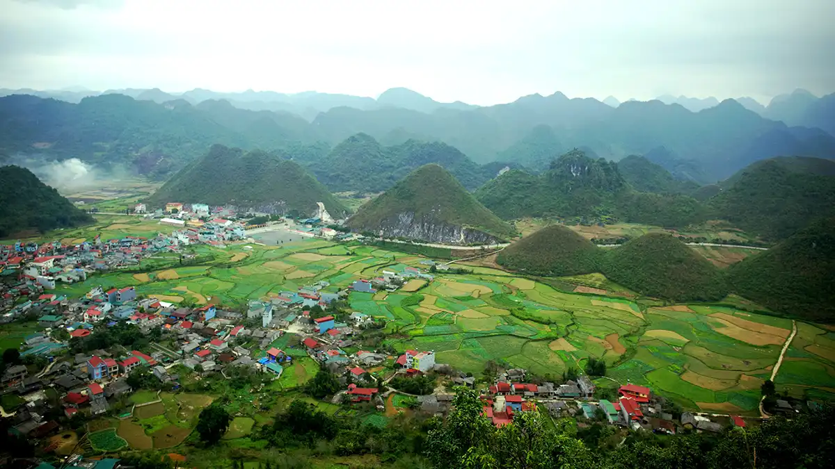 View of Quan Ba Twin Mountains from Heaven Gate in Ha Giang
