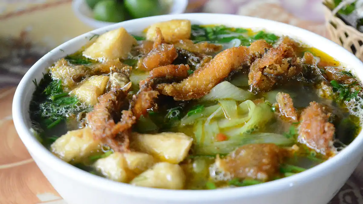 Bowl of cao lau noodles in Hoi An
