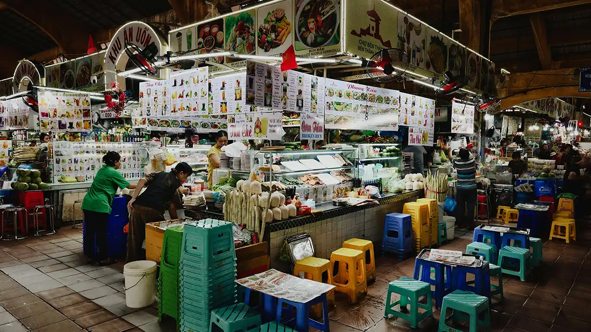 Local market and cash payments in Vietnam