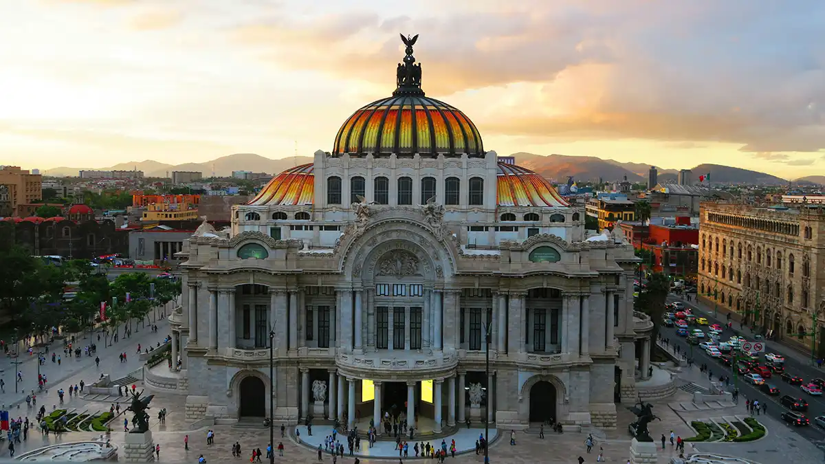 Palacio de Bellas Artes en Ciudad de México al atardecer
