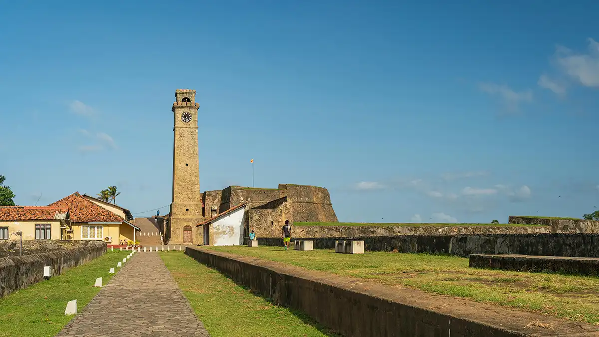 Parada en el fuerte de Galle en una ruta de mochilero por la costa sur de Sri Lanka