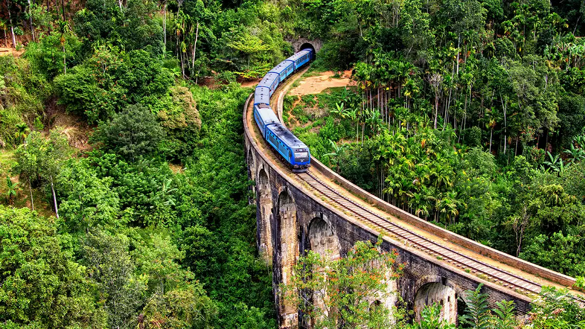 El puente de los Nueve Arcos en Ella, en un itinerario de mochilero por Sri Lanka